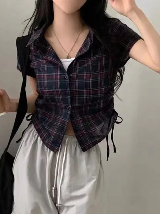 2026 New Korean Plaid Short Sleeve Single Button Women's Shirt Drawstring Hem Design Versatile Anti-aging Top
2026 New Korean Plaid Short Sleeve Single Button Women's Shirt Drawstring Hem Design Versatile Anti-aging Top