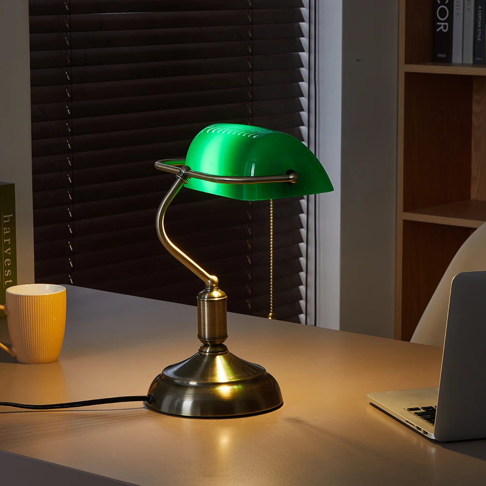Modern bank desk lamp with US plug pull switch acrylic lampshade without light bulb very suitable for bedroom office and bank
Modern bank desk lamp with US plug pull switch acrylic lampshade without light bulb very suitable for bedroom office and bank