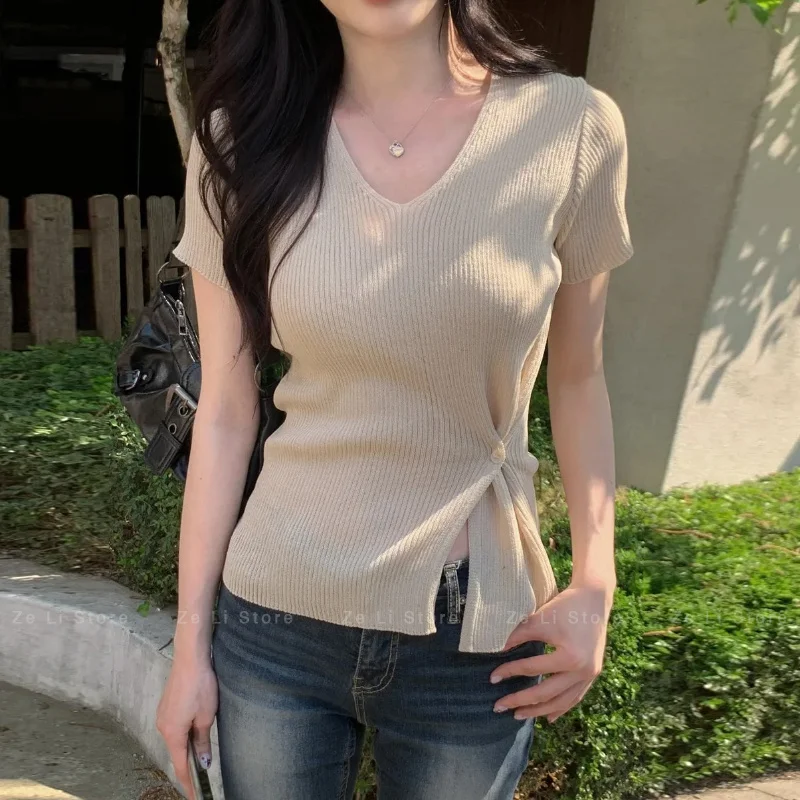 Ins Super Hot Slit V Neck Ice Silk Knitting Short-sleeved T-shirt Women's Summerslimming Look Waisteleganteasiest for Matchtops
Ins Super Hot Slit V Neck Ice Silk Knitting Short-sleeved T-shirt Women's Summerslimming Look Waisteleganteasiest for Matchtops