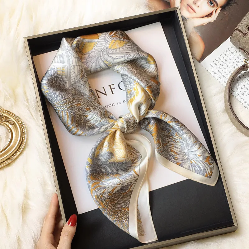 SEMALAYA Silk scarf women 2024 new autumn and winter high-grade brand silk small square scarf silk gift to mother
SEMALAYA Silk scarf women 2024 new autumn and winter high-grade brand silk small square scarf silk gift to mother