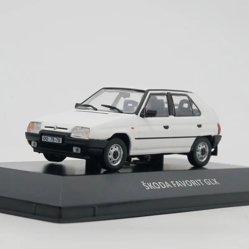 Ixo 1:43 Skoda Favorit GLX Литой автомобиль Металлические модели игрушечных транспортных средств
Ixo 1:43 Skoda Favorit GLX Литой автомобиль Металлические модели игрушечных транспортных средств
