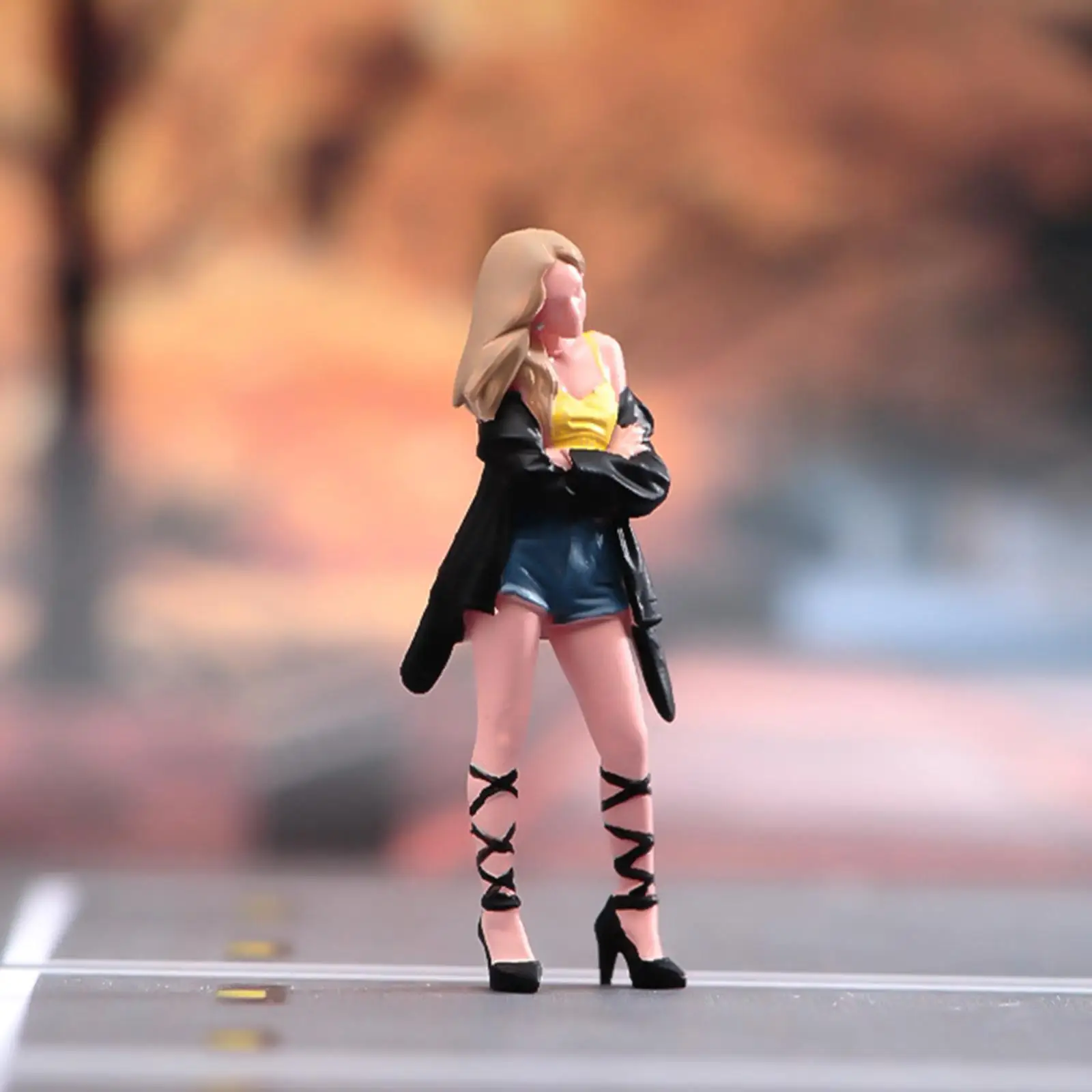 1/64 Scale Cool Girl Model Dioramas Female Figure for Desktop Decoration
1/64 Scale Cool Girl Model Dioramas Female Figure for Desktop Decoration