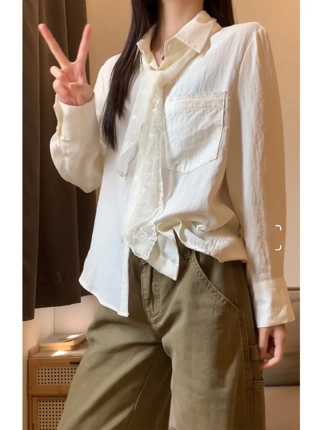 Lace Collar Long Sve irt Coat Women's Loose irt Spring Design Sense Quali Top Silk Scarf Outerwear Faionable
Lace Collar Long Sve irt Coat Women's Loose irt Spring Design Sense Quali Top Silk Scarf Outerwear Faionable