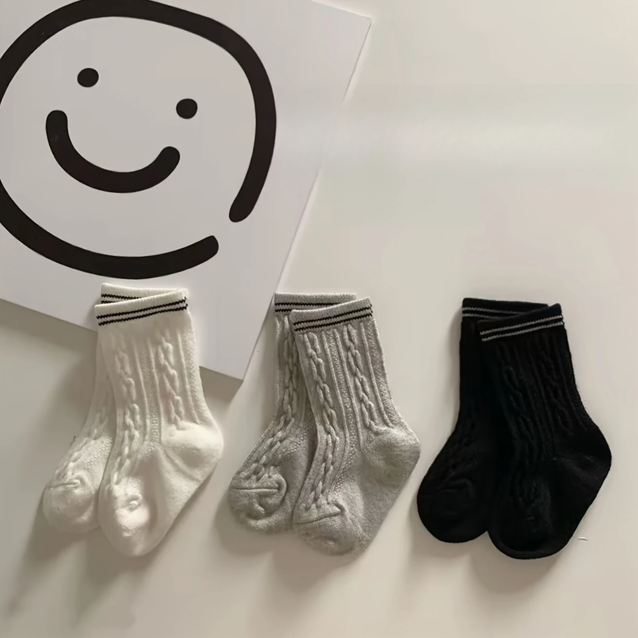 3 Pairs Kids Mid-calf Socks, Thick Warm Korean-style Solid Color, Unisex, School Socks for Boys and Girls, All-season
3 Pairs Kids Mid-calf Socks, Thick Warm Korean-style Solid Color, Unisex, School Socks for Boys and Girls, All-season