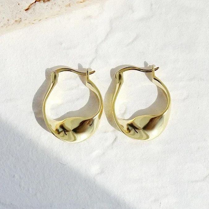 Real 925 Sterling Silver Geometric 18K Gold Wave Hoop Earrings for Women Party Trendy Fine Jewelry Minimalist Accessories Gift
Real 925 Sterling Silver Geometric 18K Gold Wave Hoop Earrings for Women Party Trendy Fine Jewelry Minimalist Accessories Gift