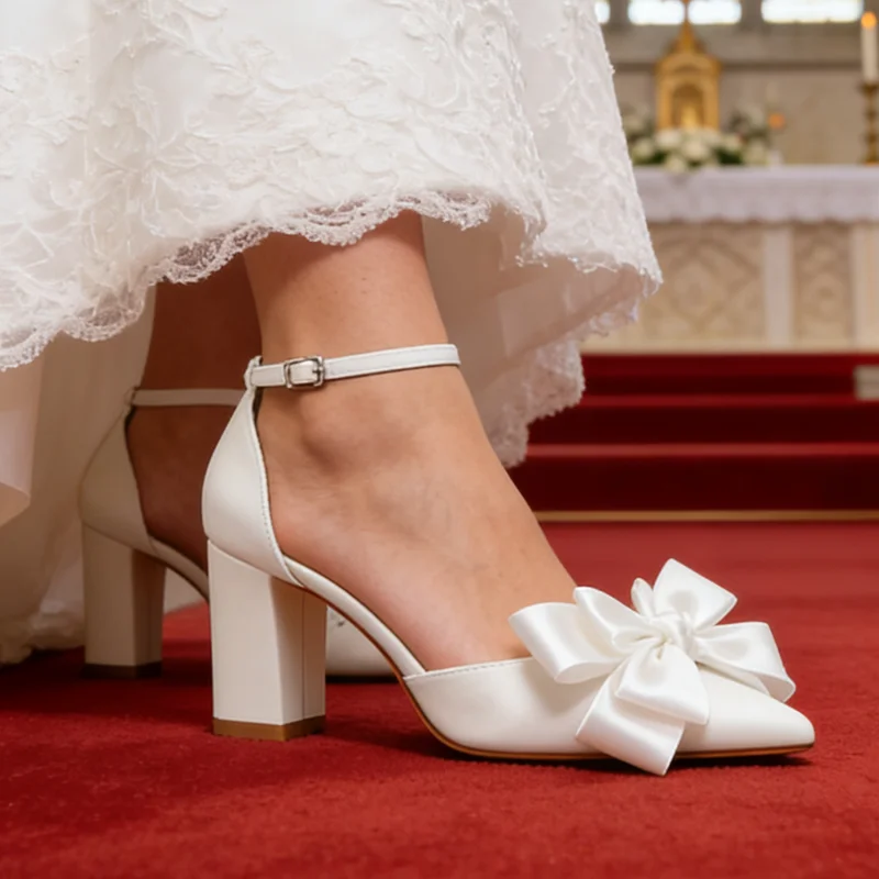 Party Shoes Solid Snow White Wedding Banquet Ball Thick Heel Pointed Hollow High Quality BowKnot High Heel Sexy Women's Shoes
Party Shoes Solid Snow White Wedding Banquet Ball Thick Heel Pointed Hollow High Quality BowKnot High Heel Sexy Women's Shoes