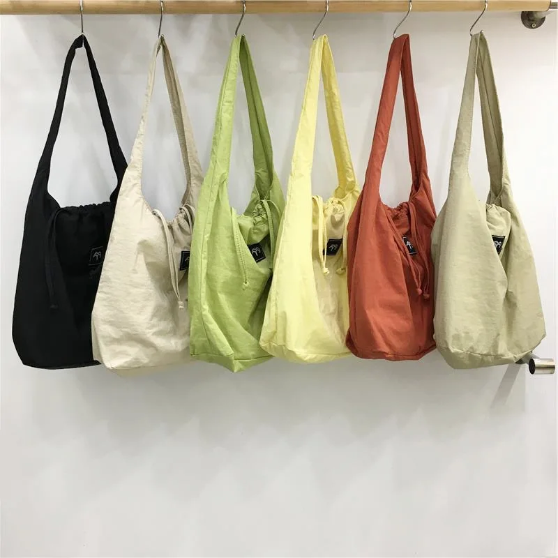 YIFAN Japanese Women Shoulder Crossbody Bag Premium Nylon Messenger Bags for Student 2025 Book Bags Female Handbag Satchels
YIFAN Japanese Women Shoulder Crossbody Bag Premium Nylon Messenger Bags for Student 2025 Book Bags Female Handbag Satchels