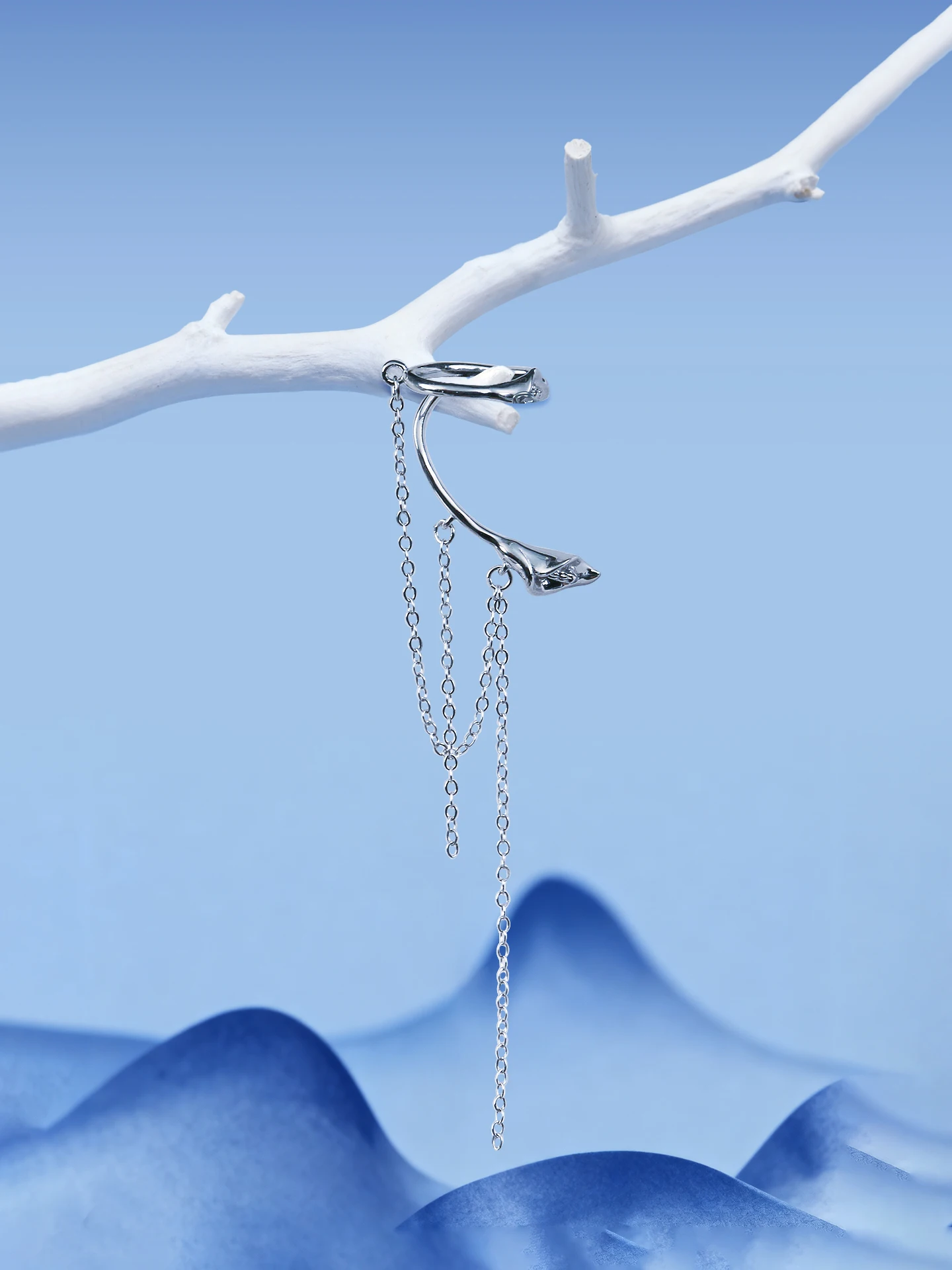 YUKI Pure Silver Unisex Original Asymmetric Lotus Leaf Ear Cuff Fashionable Tassel Chain Ear Jewelry No Piercing Required
YUKI Pure Silver Unisex Original Asymmetric Lotus Leaf Ear Cuff Fashionable Tassel Chain Ear Jewelry No Piercing Required