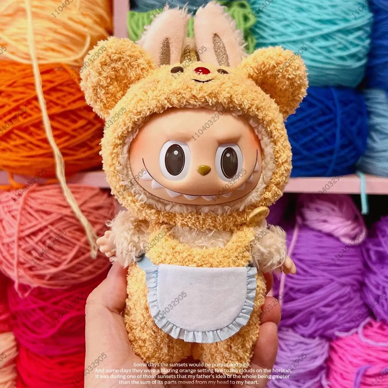 Для Labubu The Monsters Butter Bear Костюм Милый Медведь Одежда Виниловая Кукла Фигурка 1:1 Реплика Сумка Очаровательная Сумка Подвеска Подарок
Для Labubu The Monsters Butter Bear Костюм Милый Медведь Одежда Виниловая Кукла Фигурка 1:1 Реплика Сумка Очаровательная Сумка Подвеска Подарок