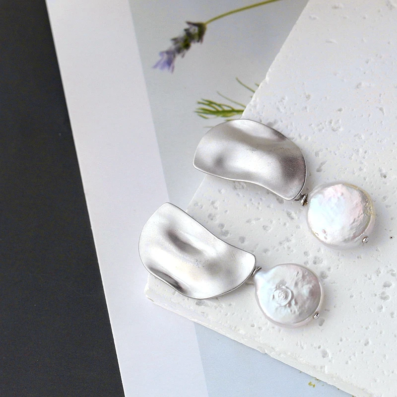 Inlaid Natural Baroque Freshwater Pearl Earring Trendy Creative Irregular Semi Circular Design 925 Sterling Silver Earring Gift
Inlaid Natural Baroque Freshwater Pearl Earring Trendy Creative Irregular Semi Circular Design 925 Sterling Silver Earring Gift