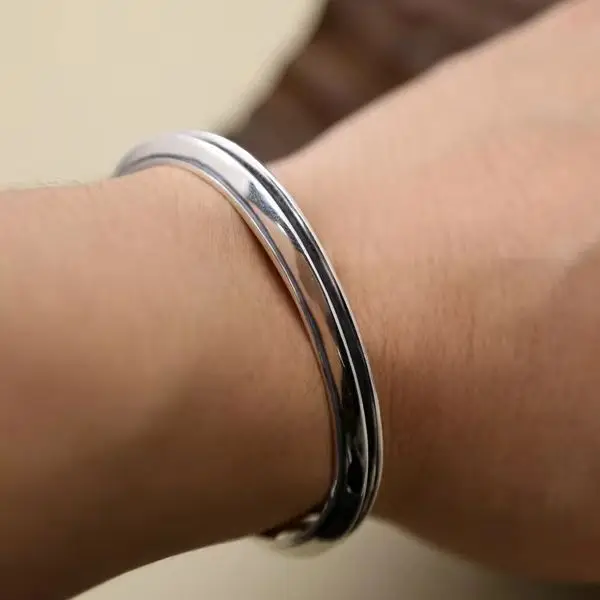 European and American Youth Cool and Handsome Hip Hop S925 Pure Silver Five pointed Star Bracelet Men's Korean Fashion Bracelet
European and American Youth Cool and Handsome Hip Hop S925 Pure Silver Five pointed Star Bracelet Men's Korean Fashion Bracelet