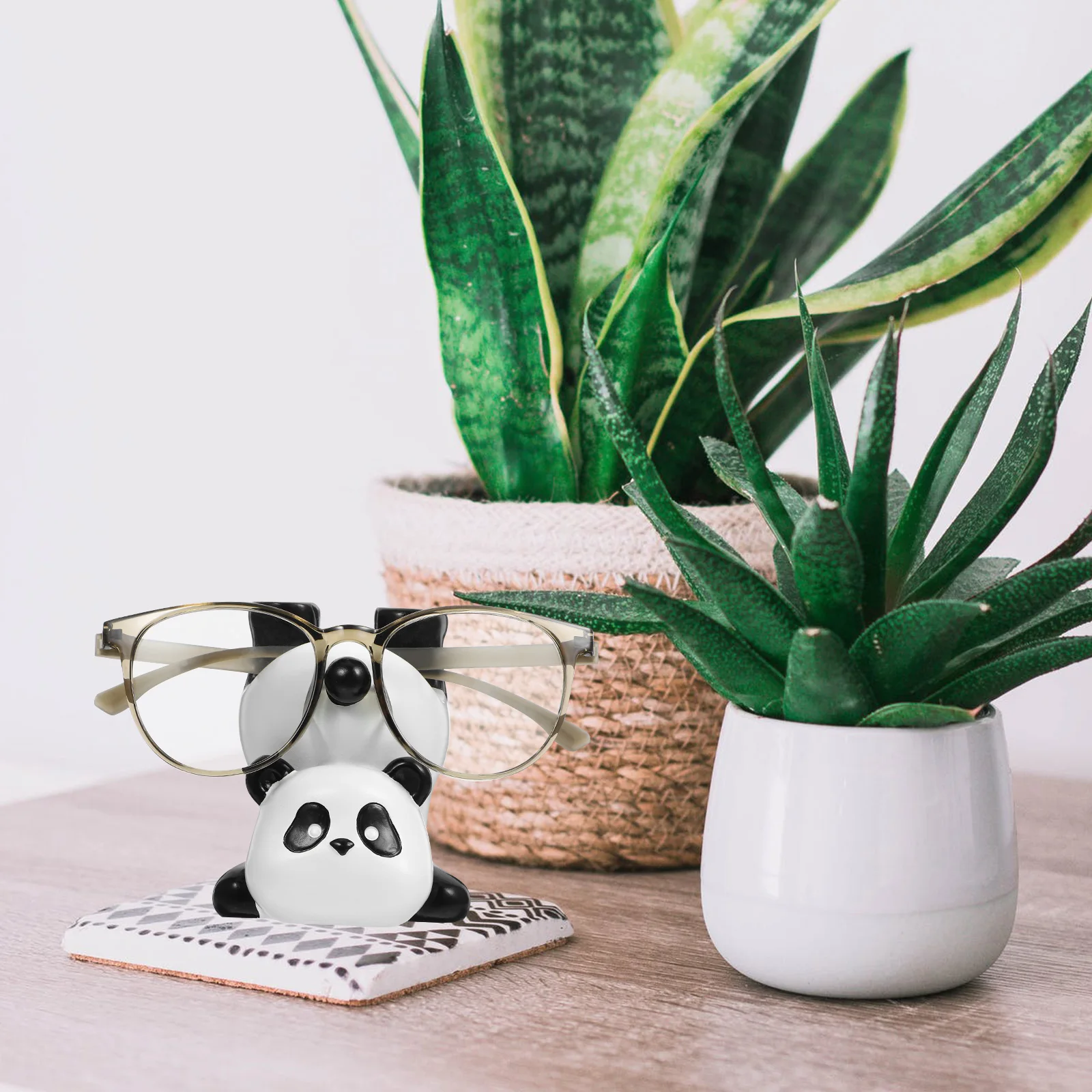 Panda Glasses Holder Resin Eyeglass Stand Decorative Animal Display for Desk Sunglasses Organizer Glasses Holder for Desk
Panda Glasses Holder Resin Eyeglass Stand Decorative Animal Display for Desk Sunglasses Organizer Glasses Holder for Desk