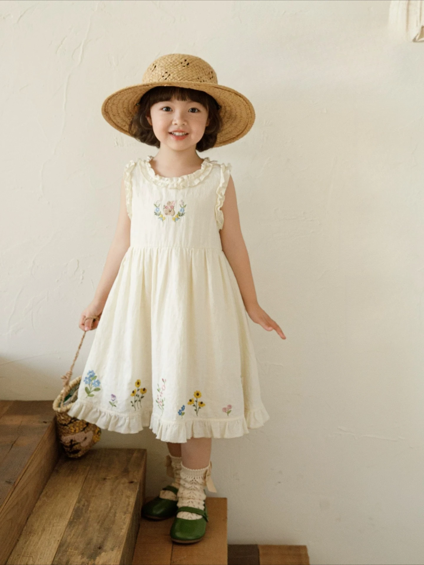 2026 New Kids Girls Summer Sleeveless Rabbit Printed Princess Dress Breathable Cute Casual Sundress
2026 New Kids Girls Summer Sleeveless Rabbit Printed Princess Dress Breathable Cute Casual Sundress