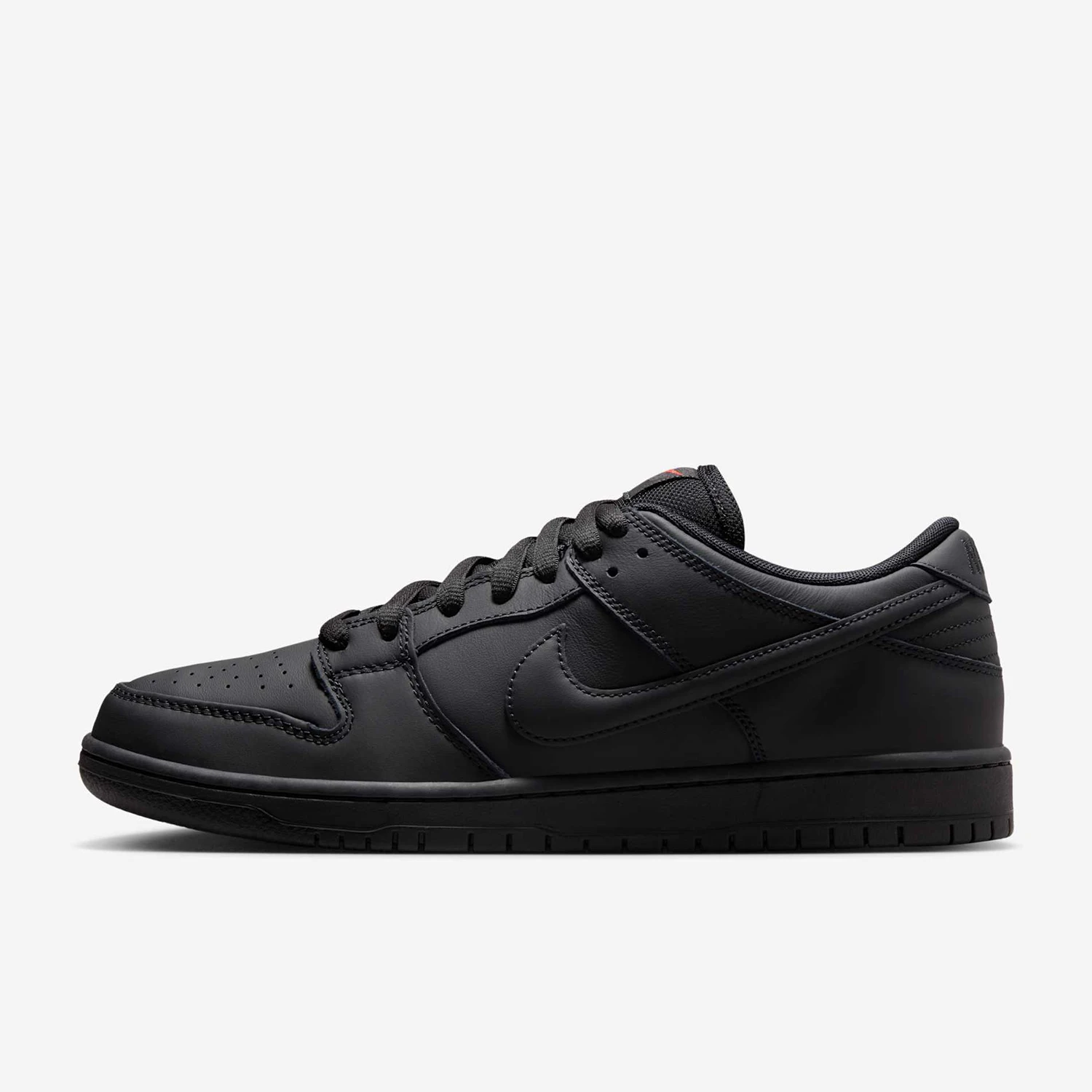 Nike genuine Dunk SB men's and women's lace up simple breathable daily board shoes FJ1674-001
Nike genuine Dunk SB men's and women's lace up simple breathable daily board shoes FJ1674-001