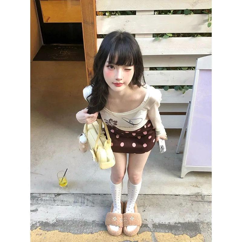 Ретро-юбка в горошек для женщин, повседневная прямая юбка, осень 2025, новая универсальная модель с низкой талией из полиэфирного волокна
Ретро-юбка в горошек для женщин, повседневная прямая юбка, осень 2025, новая универсальная модель с низкой талией из полиэфирного волокна