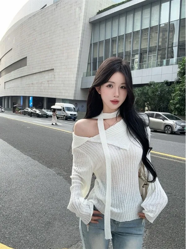 Elegant Long Sleeve Knitted Top Women's Shoulder Bared Loose Fit with Sash Autumn Winter White Shirt for Young Adults
Elegant Long Sleeve Knitted Top Women's Shoulder Bared Loose Fit with Sash Autumn Winter White Shirt for Young Adults