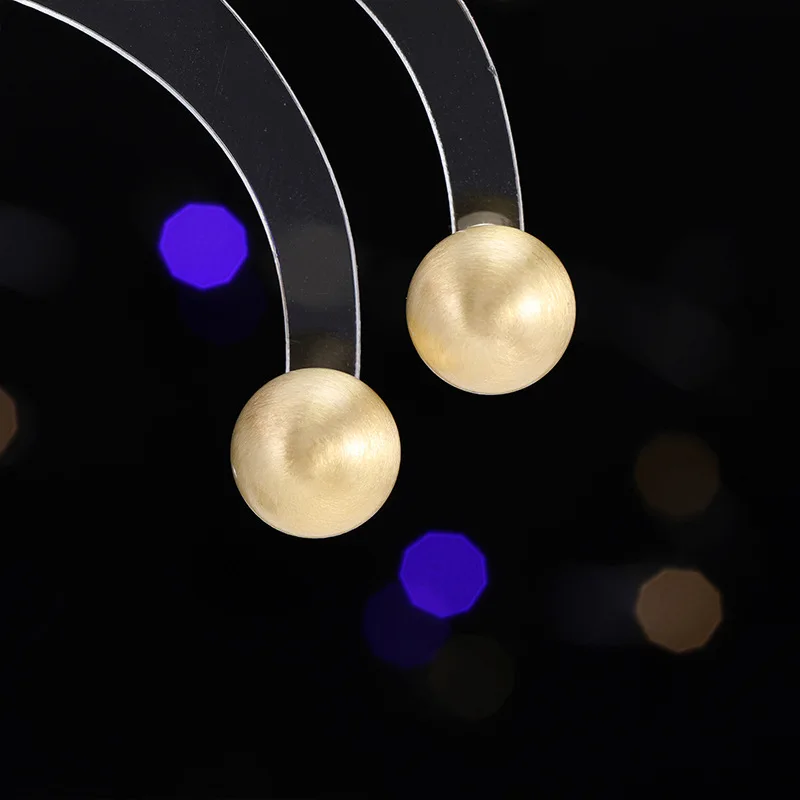 Гладкие круглые серьги во французском стиле с матовой матовой матовой серебряной иглой S925, элегантные простые серьги высокого класса в стиле ретро для женщин
Гладкие круглые серьги во французском стиле с матовой матовой матовой серебряной иглой S925, элегантные простые серьги высокого класса в стиле ретро для женщин