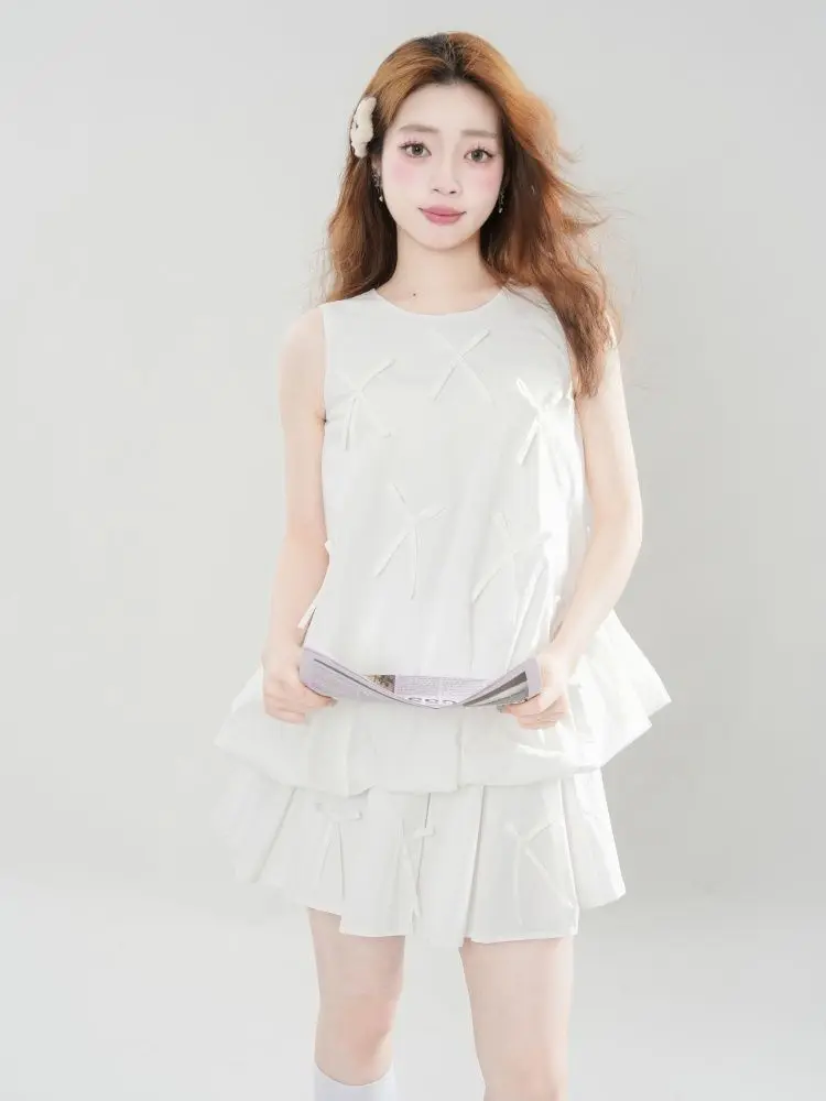 Summer Women Sweet Loose Sleeveless Bud Tank Top Pleated Mini Skirt Two Pieces Set Appliques Bow Shirt Party White Chic Clothing
Summer Women Sweet Loose Sleeveless Bud Tank Top Pleated Mini Skirt Two Pieces Set Appliques Bow Shirt Party White Chic Clothing