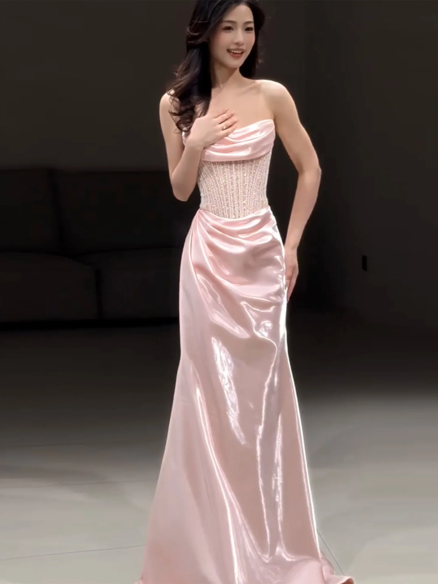 Pink Strapl Satin Wedding Dr New 2026 Ele Evening Host Toasting Costume Korean Sle Beaded mid Waist Long Gown
Pink Strapl Satin Wedding Dr New 2026 Ele Evening Host Toasting Costume Korean Sle Beaded mid Waist Long Gown