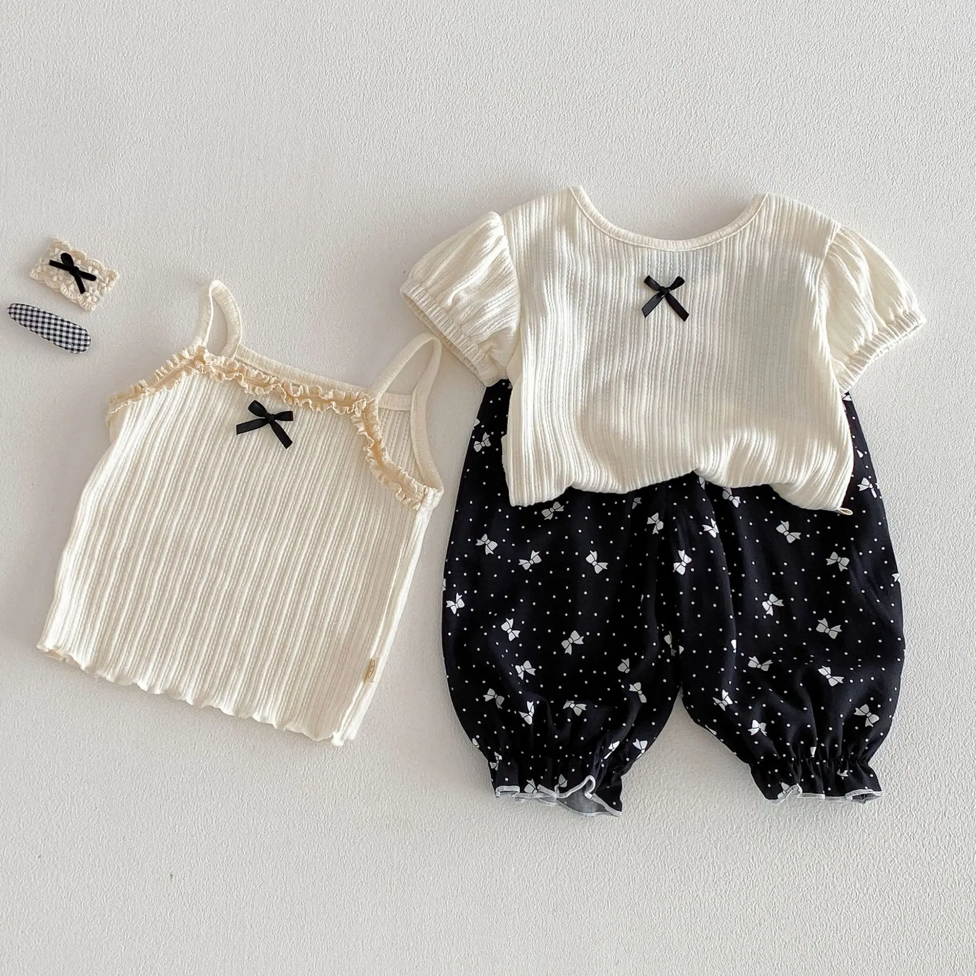 Summer newborn baby girl's clothes outfits T-shirt bow short sleeved top for infant girls clothing baby clothing tee shirts coat
Summer newborn baby girl's clothes outfits T-shirt bow short sleeved top for infant girls clothing baby clothing tee shirts coat