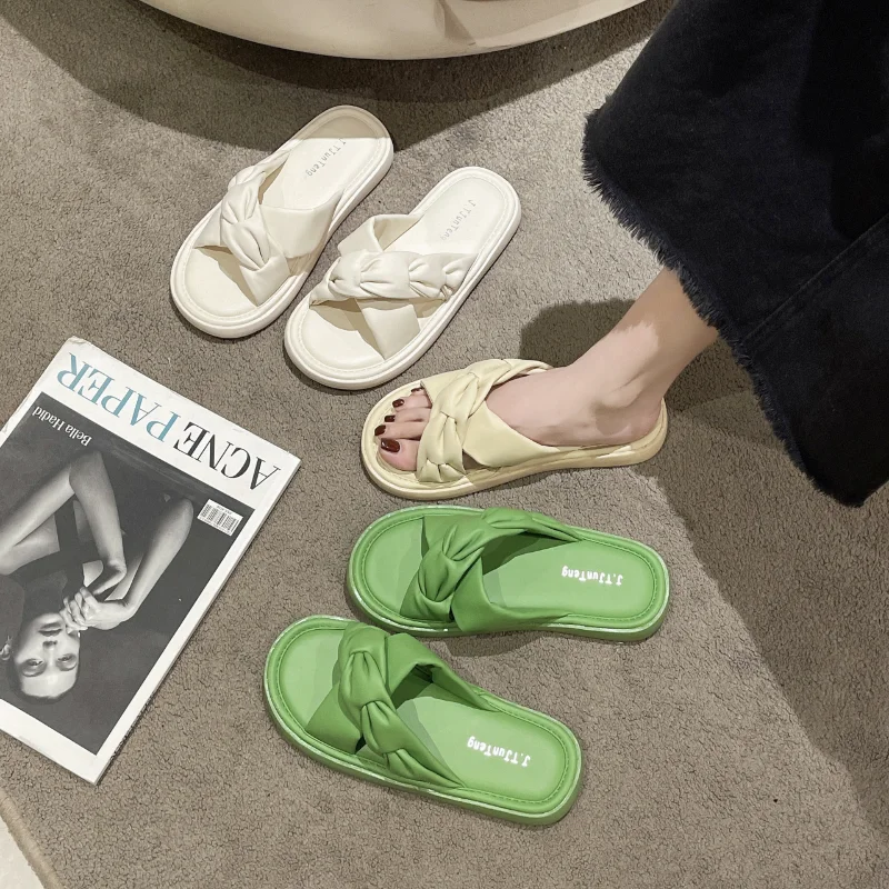 2025 New Women's Slippers Thick Sole Sandals Summer New Matsuda Versatile Fairy Style Anti Slip Soft Sole Beach Cross Slippers
2025 New Women's Slippers Thick Sole Sandals Summer New Matsuda Versatile Fairy Style Anti Slip Soft Sole Beach Cross Slippers