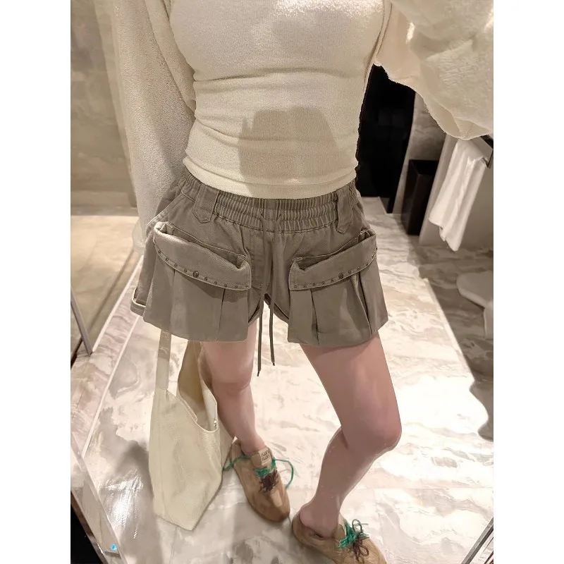 Washed Vintage Rivet Workwear Shorts Large Pocket Slimming Summer New Style Retro American Pants Women Casual Beaded Elastic
Washed Vintage Rivet Workwear Shorts Large Pocket Slimming Summer New Style Retro American Pants Women Casual Beaded Elastic