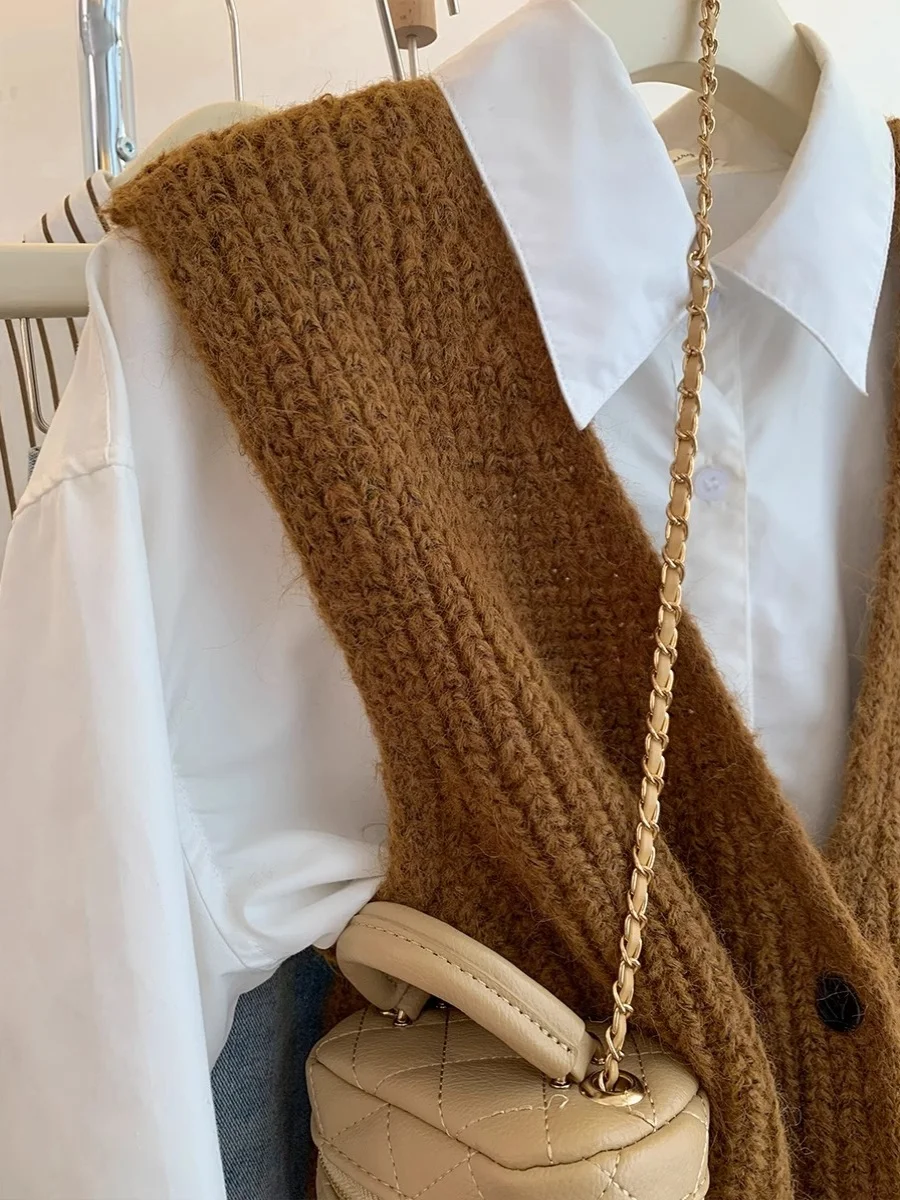 Retro V-Ne Knitted Vest Women's Top Spring Autumn Loose Outerwear Layering Svel oulder Baring Sweater Open Cardigan
Retro V-Ne Knitted Vest Women's Top Spring Autumn Loose Outerwear Layering Svel oulder Baring Sweater Open Cardigan