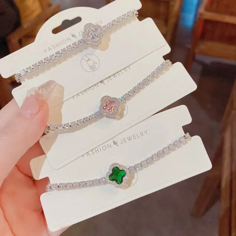 2025 new eigh Elegant and niche high-end, light luxury zircon four-petal flower bracelet, women's fashion bracelet
2025 new eigh Elegant and niche high-end, light luxury zircon four-petal flower bracelet, women's fashion bracelet