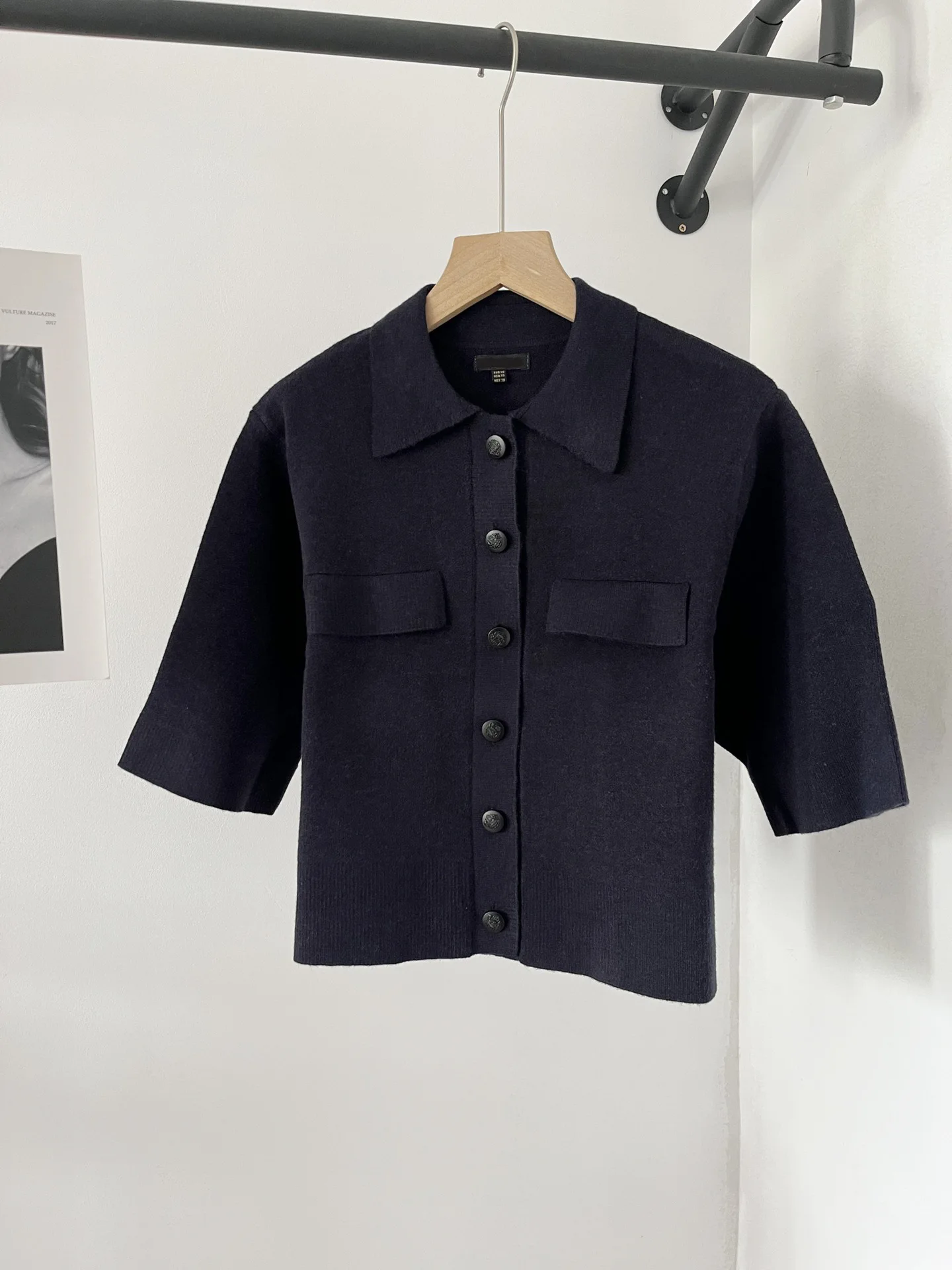 Ladies Turn-down Collar Cardigan Short Sleeve Single-breasted Double Pockets Female Sweater Knitwear Top
Ladies Turn-down Collar Cardigan Short Sleeve Single-breasted Double Pockets Female Sweater Knitwear Top