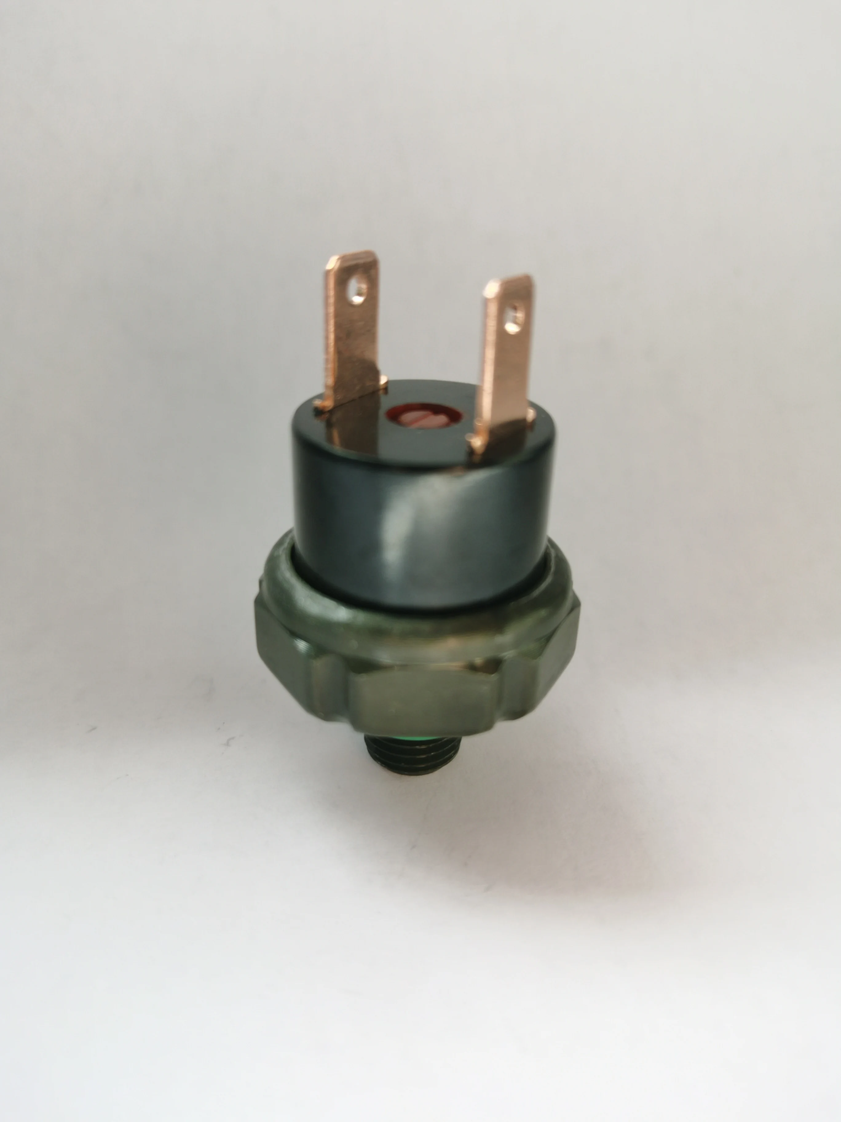 Pressure Switch, air conditioning For MERCEDES-BENZ OPEL OEM A1248213651 1248208310
Pressure Switch, air conditioning For MERCEDES-BENZ OPEL OEM A1248213651 1248208310
