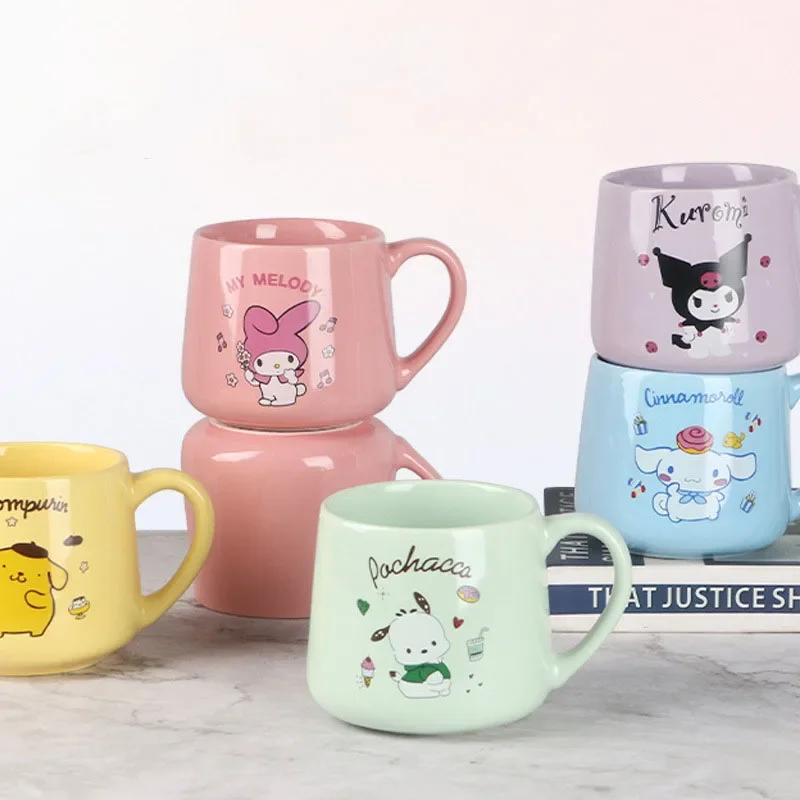 MINISO 450 мл Sanrio Kawaii Kuromi My Melody PomPomPurin Cinnamoroll почтовая керамическая кружка для воды Детские подарки чашка для завтрака и молока
MINISO 450 мл Sanrio Kawaii Kuromi My Melody PomPomPurin Cinnamoroll почтовая керамическая кружка для воды Детские подарки чашка для завтрака и молока