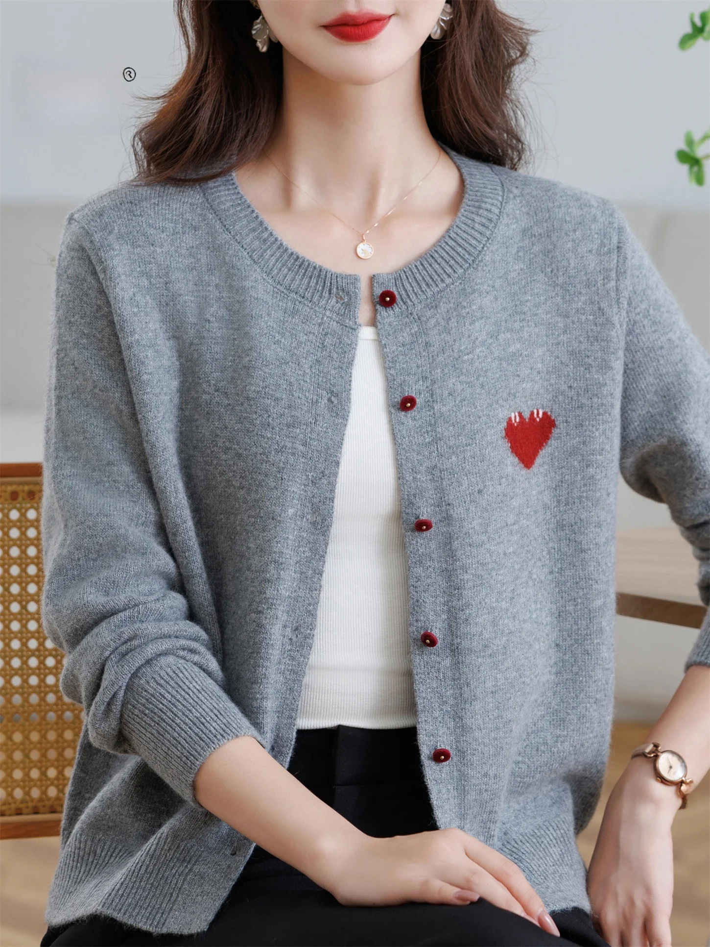 Молодой мамы, вязаный свободный свитер, круглый базовый слой, топ среднего возраста и ли, повседневная одежда, дышащий открытый кардиган
Молодой мамы, вязаный свободный свитер, круглый базовый слой, топ среднего возраста и ли, повседневная одежда, дышащий открытый кардиган