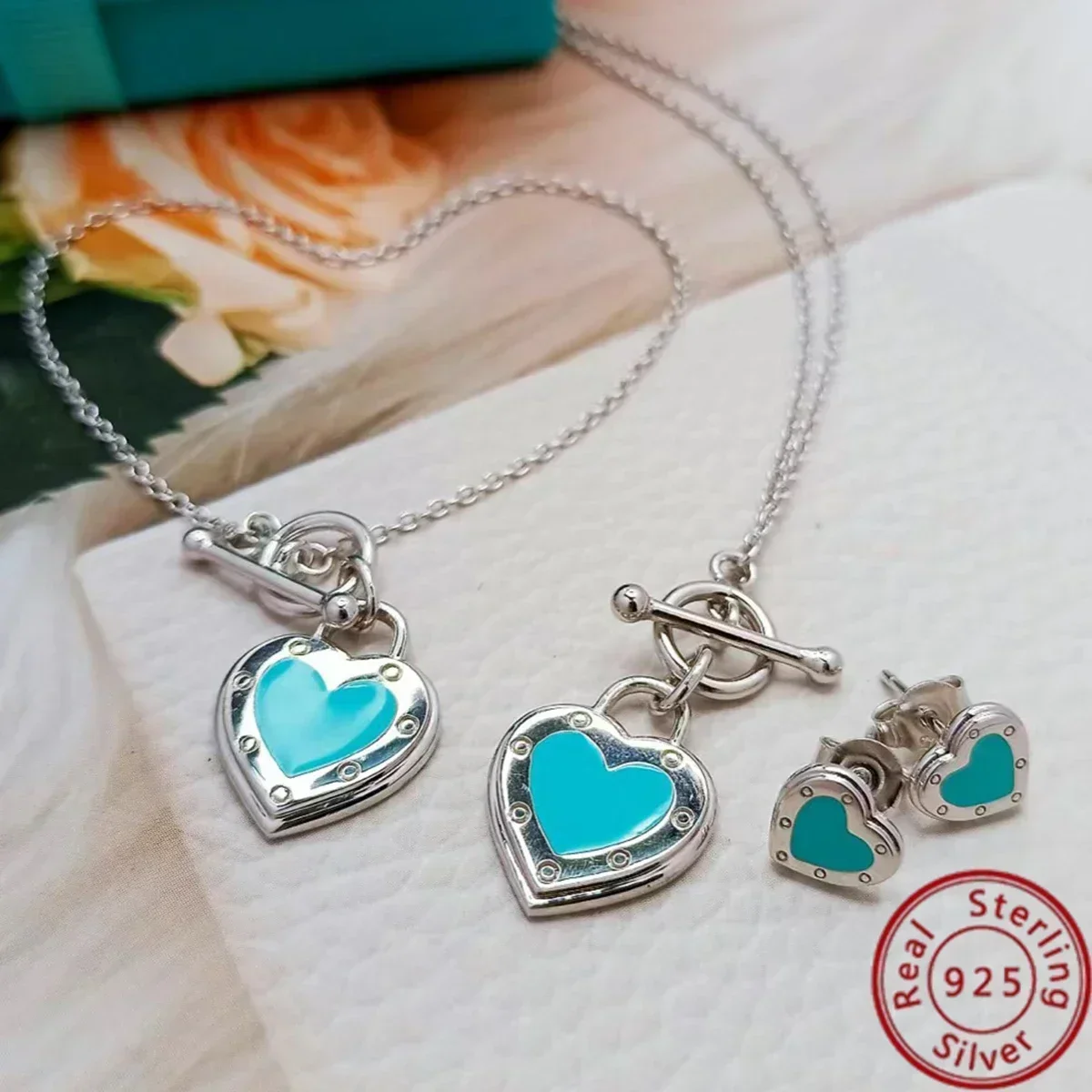 Hot Sale High Quality S925 Silver Jewelry Set Classic Exquisite Heart Shaped Necklace Earrings Bracelet Set Women Jewelry Gift
Hot Sale High Quality S925 Silver Jewelry Set Classic Exquisite Heart Shaped Necklace Earrings Bracelet Set Women Jewelry Gift
