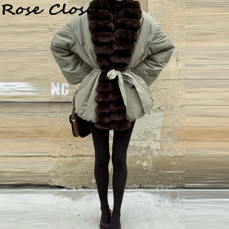 Модное пальто с воротником из искусственного меха в стиле пэчворк, повседневная однотонная куртка на шнуровке, свободная верхняя одежда с длинными рукавами, НОВИНКА 2026, женские зимние пальто
Модное пальто с воротником из искусственного меха в стиле пэчворк, повседневная однотонная куртка на шнуровке, свободная верхняя одежда с длинными рукавами, НОВИНКА 2026, женские зимние пальто