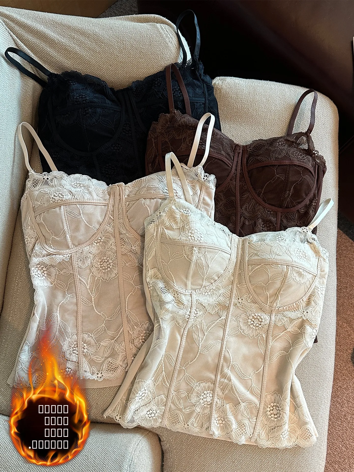 Женский утепленный кружевной укороченный топ-майка с подкладкой и вставками Fibone Design, теплый базовый слой, нижнее белье
Женский утепленный кружевной укороченный топ-майка с подкладкой и вставками Fibone Design, теплый базовый слой, нижнее белье