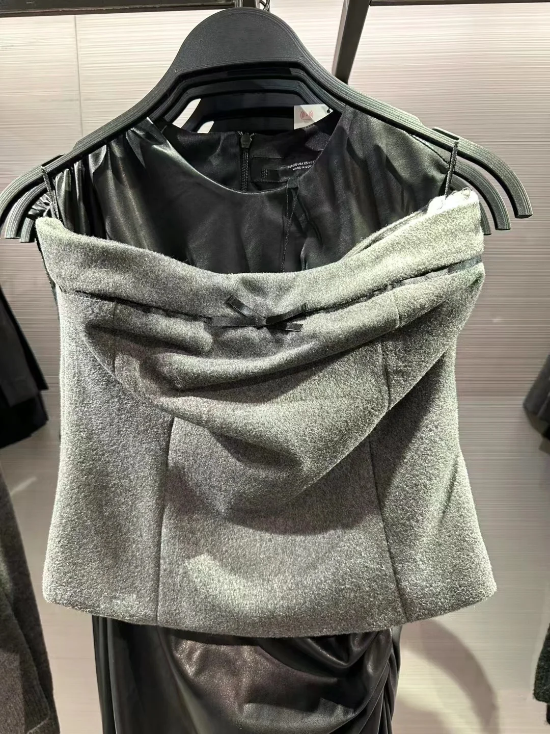 Женский бархатный топ в клетку с галстуком-бабочкой Ne, новинка осени и зимы Faion, оригинальный дизайн, облегающий цвет
Женский бархатный топ в клетку с галстуком-бабочкой Ne, новинка осени и зимы Faion, оригинальный дизайн, облегающий цвет