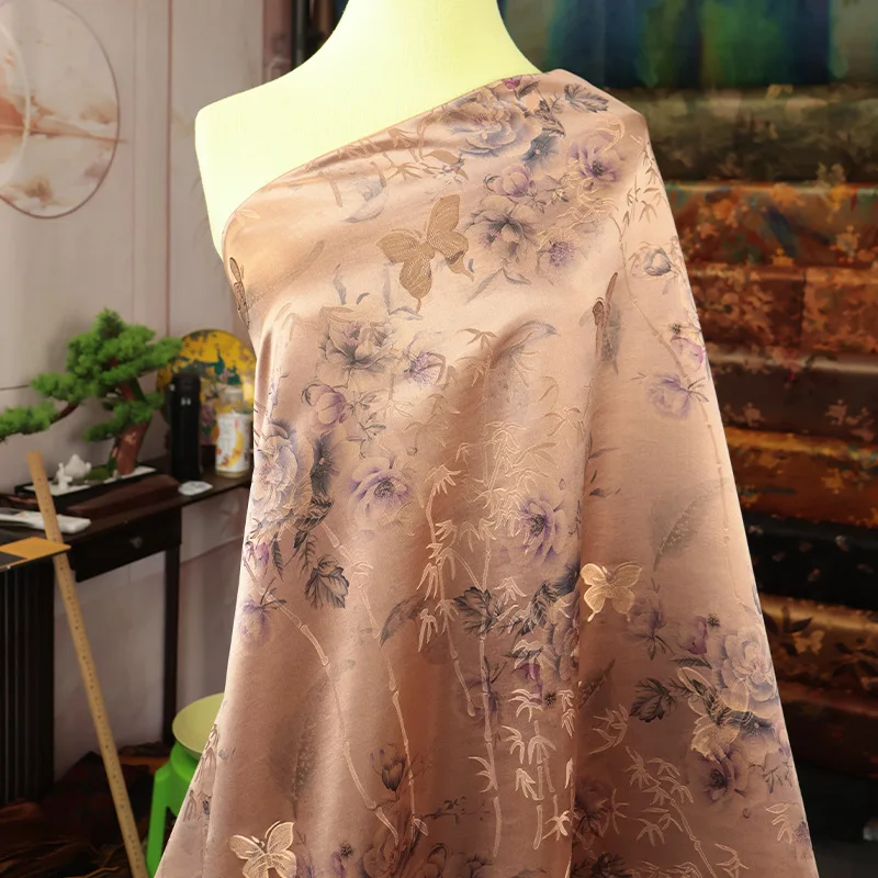 Chinese Style Real Silk Jacquard Fabric Hanfu New Dress Archaistic Ancient Costume Wholesale
Chinese Style Real Silk Jacquard Fabric Hanfu New Dress Archaistic Ancient Costume Wholesale