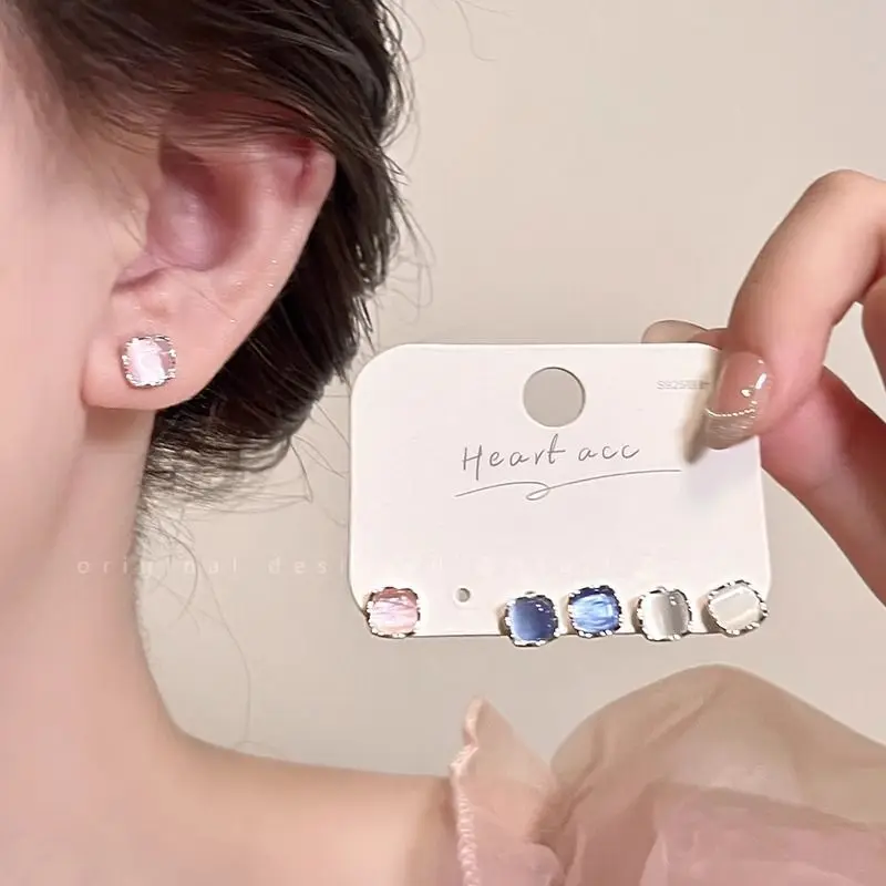 Красочный комплект серебряных серег-гвоздиков с камнем «кошачий глаз» в лесном стиле, сверкающие украшения для женщин, гипоаллергенный изысканный дизайн, комбинированный
Красочный комплект серебряных серег-гвоздиков с камнем «кошачий глаз» в лесном стиле, сверкающие украшения для женщин, гипоаллергенный изысканный дизайн, комбинированный