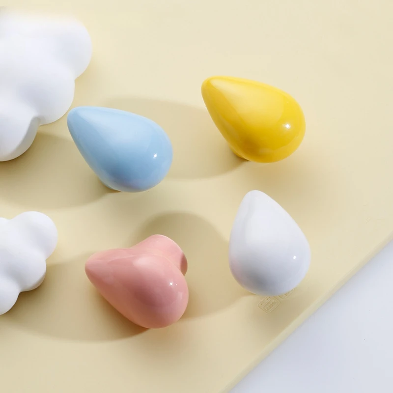 Керамическая ручка для двери шкафа с одним отверстием и каплями дождя для двери шкафа в детской комнате, ручки шкафа и ящика
Керамическая ручка для двери шкафа с одним отверстием и каплями дождя для двери шкафа в детской комнате, ручки шкафа и ящика