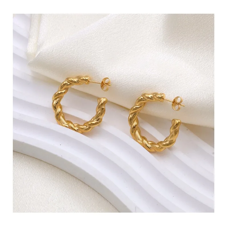 French Style Exaggerated Twist Kink Earrings Titanium Steel Gold-plated Niche Design Stud Earrings
French Style Exaggerated Twist Kink Earrings Titanium Steel Gold-plated Niche Design Stud Earrings