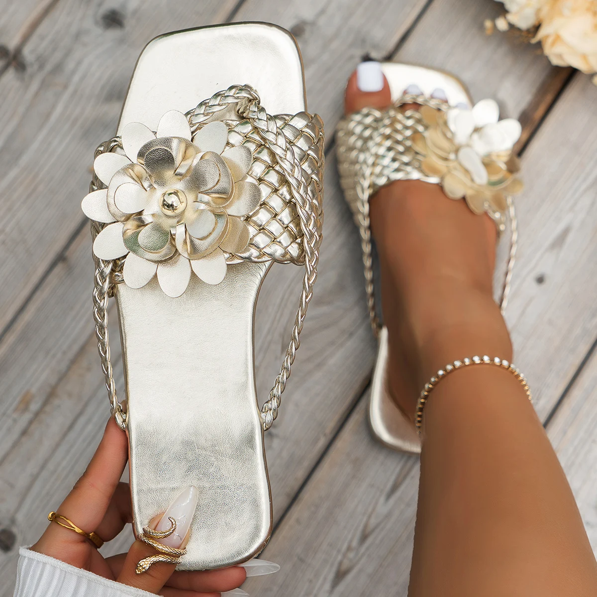 Women Slippers Fashion Casual Slippers Vacation Holiday Braided Floral Pattern Sandals Toe Post Beach Flip Flops Slides Women
Women Slippers Fashion Casual Slippers Vacation Holiday Braided Floral Pattern Sandals Toe Post Beach Flip Flops Slides Women
