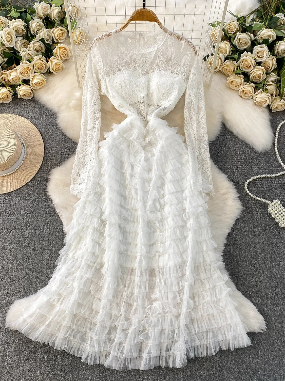 Элегантное женское платье с кружевными вставками и круглым вырезом, длинное, с эффектом "чистого желания", с подкладкой на груди, А-силуэт
Элегантное женское платье с кружевными вставками и круглым вырезом, длинное, с эффектом "чистого желания", с подкладкой на груди, А-силуэт