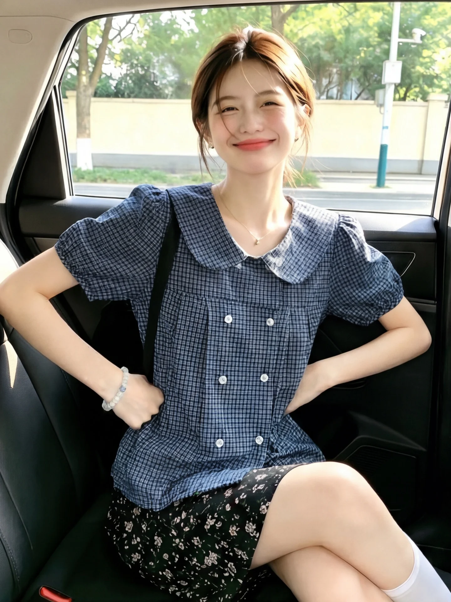 Chic Plaid Shirt Women's Summer Sweet Design Bubble Sleeve Doll Collar Short Sleeve Double Button up Top Fashionable Casual Wear
Chic Plaid Shirt Women's Summer Sweet Design Bubble Sleeve Doll Collar Short Sleeve Double Button up Top Fashionable Casual Wear