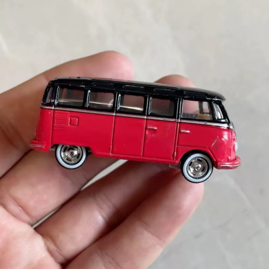 1:64 1956 Volkswagen 23 Window Microbus Высокая имитация сплава Модель автомобиля Коллекционная игрушка Сувенир Коллекционные предметы Детское украшение
1:64 1956 Volkswagen 23 Window Microbus Высокая имитация сплава Модель автомобиля Коллекционная игрушка Сувенир Коллекционные предметы Детское украшение