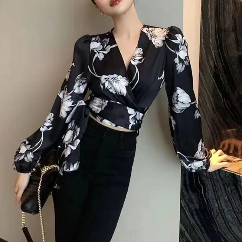 Women French Style Floral Print Lace-up Blouse Office Lady Elegant Luxury Chic Commute Shirt V Neck Long Sleeve Slim Tops Blusas
Women French Style Floral Print Lace-up Blouse Office Lady Elegant Luxury Chic Commute Shirt V Neck Long Sleeve Slim Tops Blusas