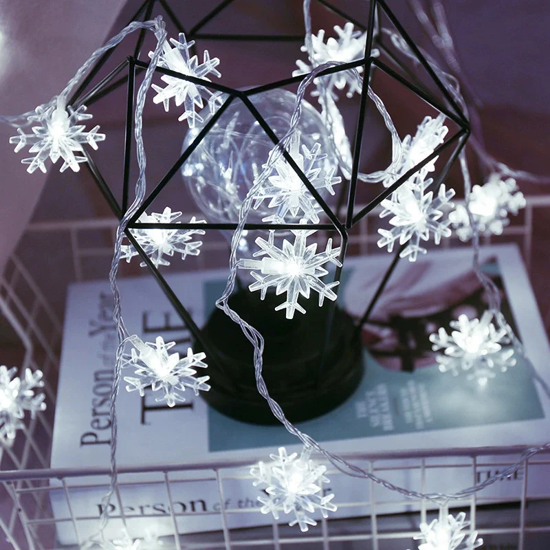 1pc LED Christmas Snowflake String Light Indoor & Outdoor Hanging Decorative Lighting Fairy Atmosphere Lamp For Garden Party
1pc LED Christmas Snowflake String Light Indoor & Outdoor Hanging Decorative Lighting Fairy Atmosphere Lamp For Garden Party
