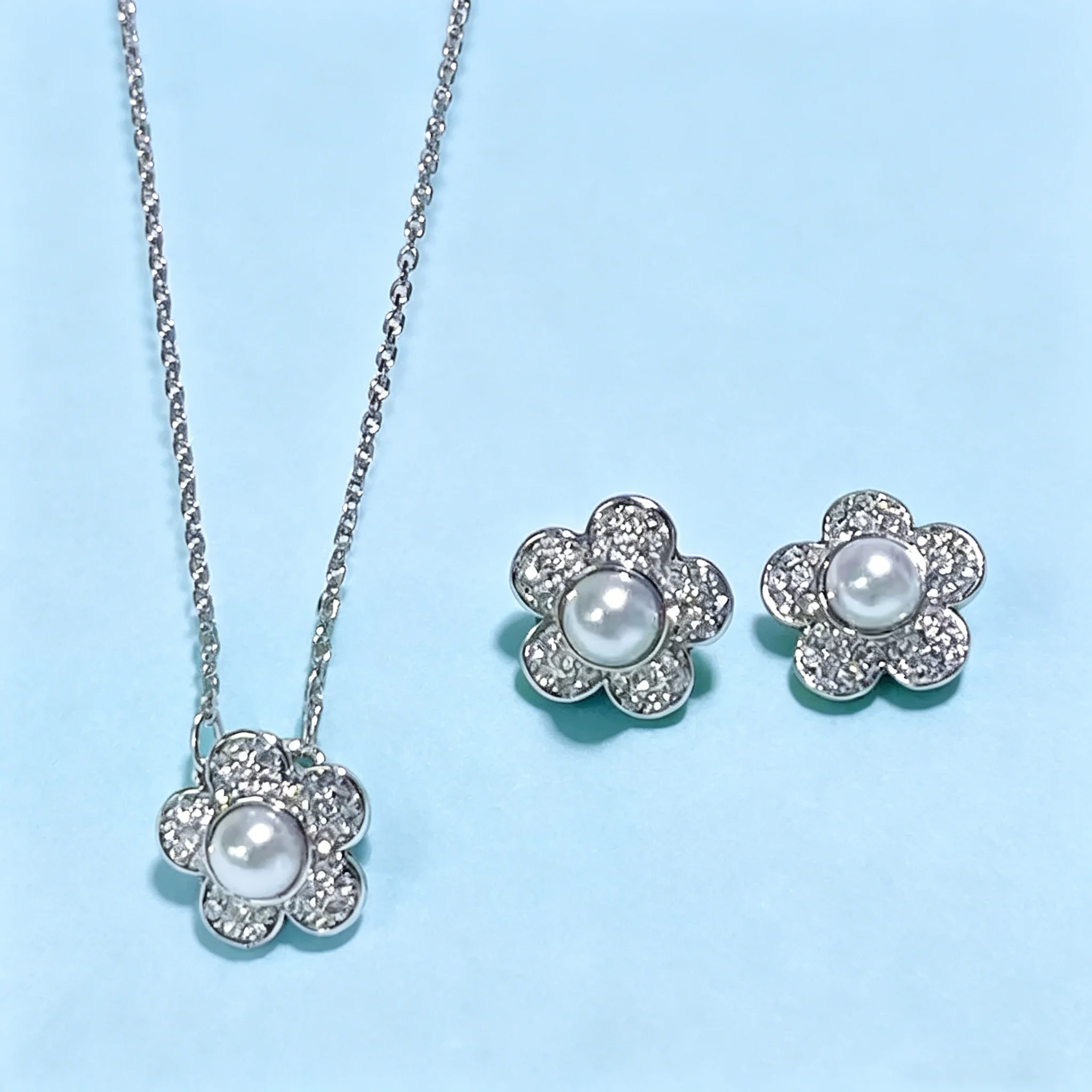 2026 new necklace women's niche design bracelet high-end earrings light luxury versatile ring jewelry set
2026 new necklace women's niche design bracelet high-end earrings light luxury versatile ring jewelry set