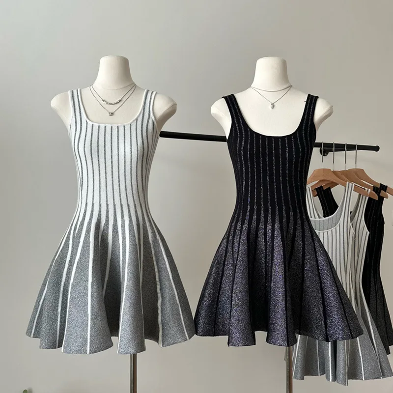 Elegant Summer Dress Women U Neck Sleeveless Knitting Dress Striped High Waist Slim Sexy Mini Dresses for Women Vintage Clothing
Elegant Summer Dress Women U Neck Sleeveless Knitting Dress Striped High Waist Slim Sexy Mini Dresses for Women Vintage Clothing