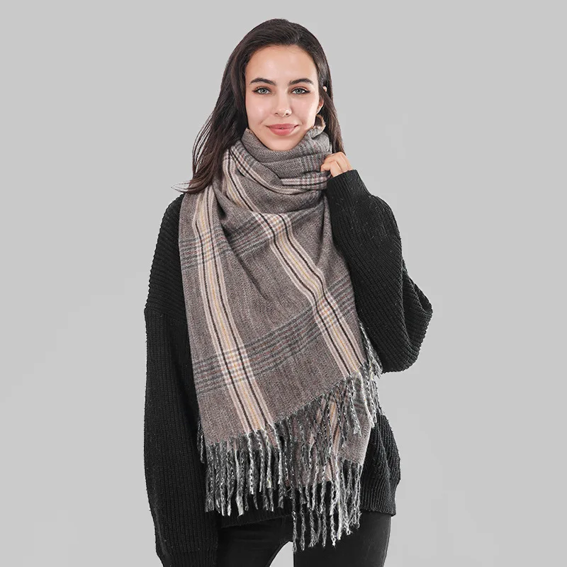 New autumn and winter brittle tassel plaid scarf for women's scarf shawl retro scarf
New autumn and winter brittle tassel plaid scarf for women's scarf shawl retro scarf