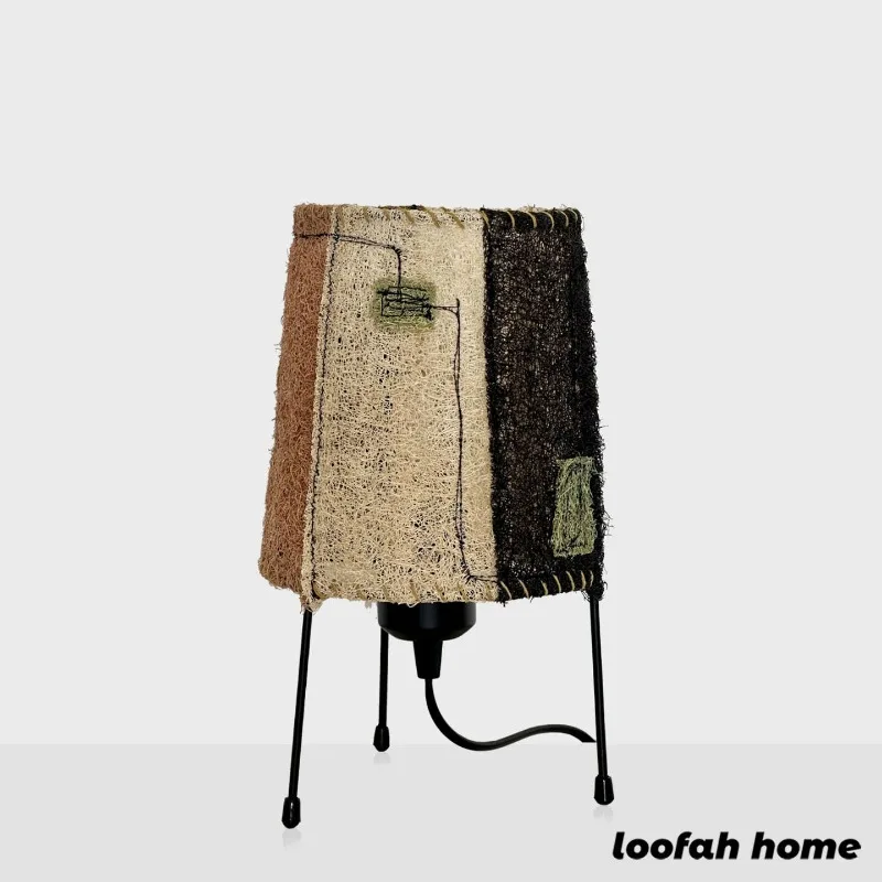 Natural loofah wabi-sabi wind table lamp, living room, bedroom and homestay decoration
Natural loofah wabi-sabi wind table lamp, living room, bedroom and homestay decoration